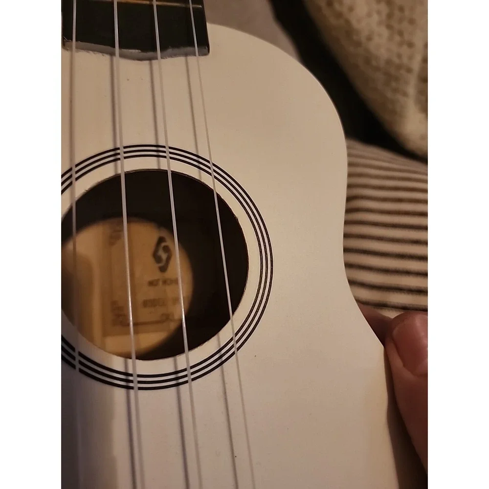 Not Home Ukulele With Case 23 Inch Wooden White Ukulele Model UK21